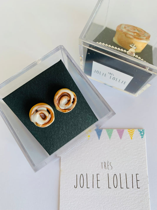 Pretzel Stud Earring